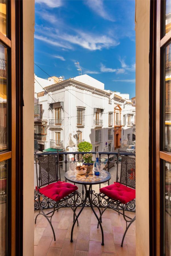 Cathedral Apartment, First Floor Sevilla Bagian luar foto