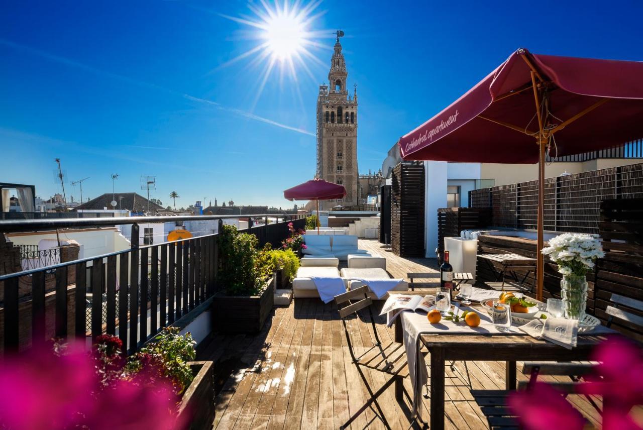 Cathedral Apartment, First Floor Sevilla Bagian luar foto